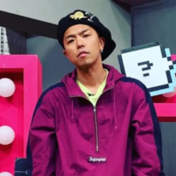 藝人穿搭行走教科書 4 ni？小鬼黃鴻升不只靠 Supreme 屌貨撐場，這「3 大穿搭細節」才是潮迷點頭認同的！