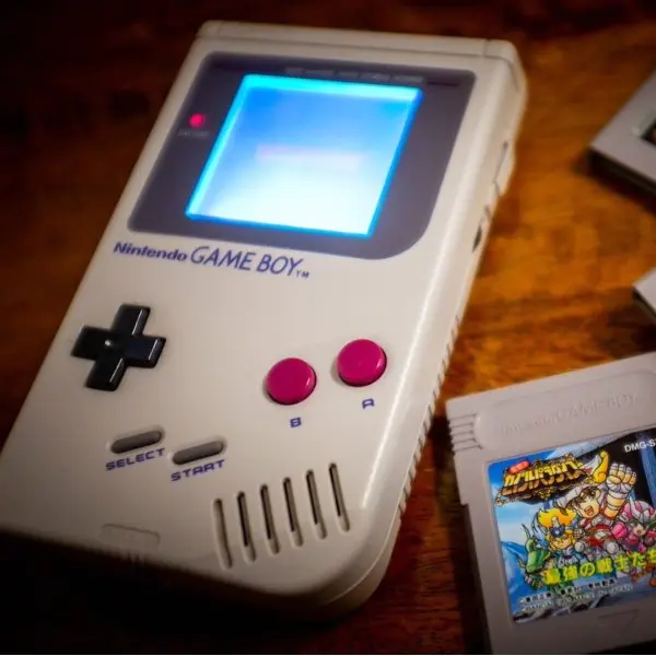 GameBoy 31 週年，回憶 8 部神級遊戲機：PSP 身份象徵、NDS 淑女之選