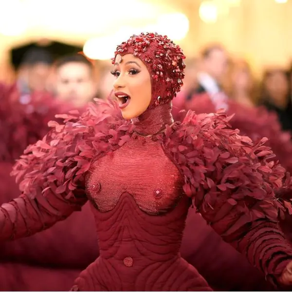 Met Gala「歷屆最驚悚造型」 Top 10 ，第一名真的讓人看傻眼…