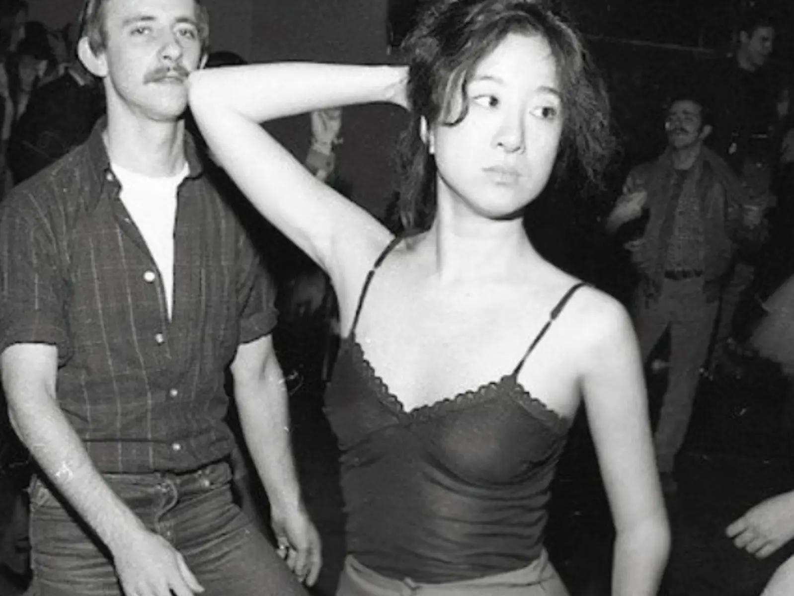 婚紗女王 Vera Wang「傲人纖腿」輾壓嫩妹！妳敲碗的 3 種保養法我們都神出來了～