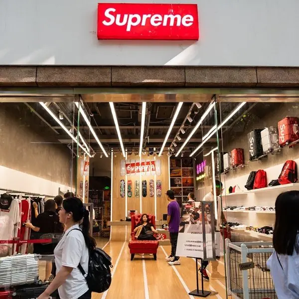囂張沒有落魄久！Supreme 與 Supreme Italia 中國商標官司出爐！連去年風光開幕的上海旗艦店也 GG 了！