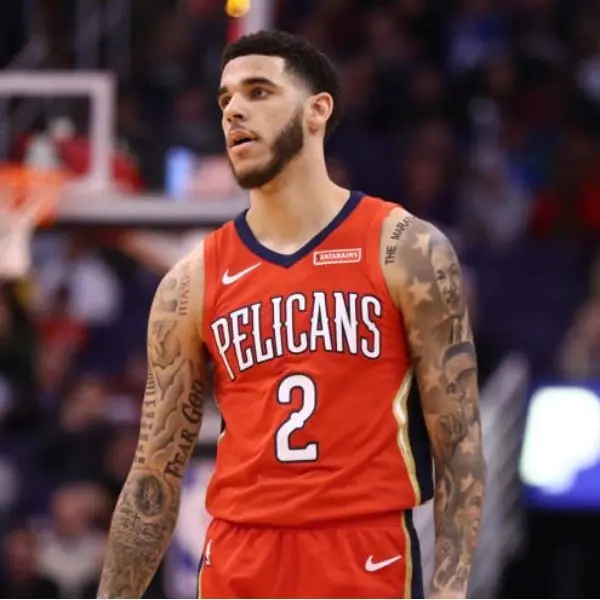 「球哥」Lonzo Ball 曬重訓影片卻因「姿勢錯誤」遭廣大網友嘲弄：跟他的投籃一樣鳥！