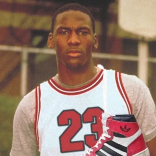 14 年前倒勾就已現身、MJ 竟曾想加入 adidas？！6 個鞋頭必看的「球鞋奇聞」ㄧ次整理！