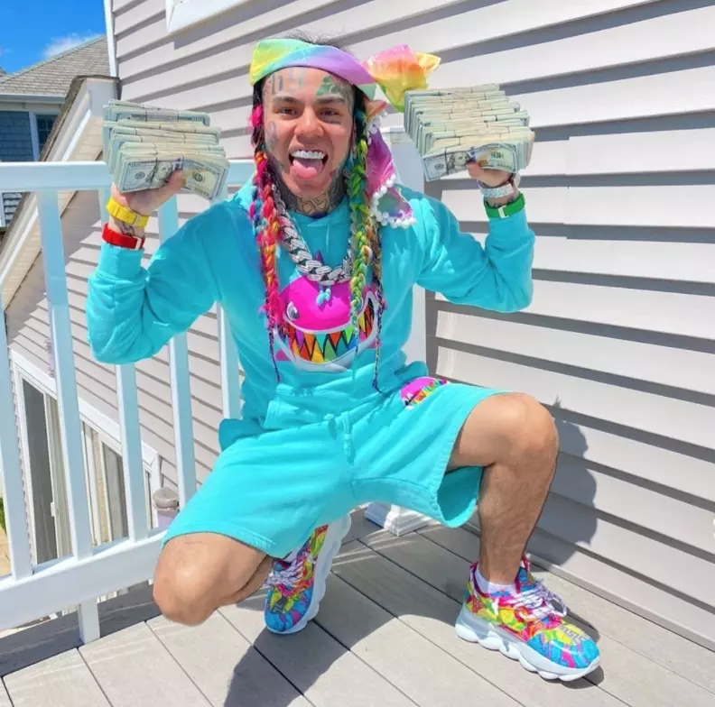 6ix9ine 回來了！剛在 IG 上高調炫富，下一秒就被網友搜出新家位置！網友酸：真的不怕死⋯