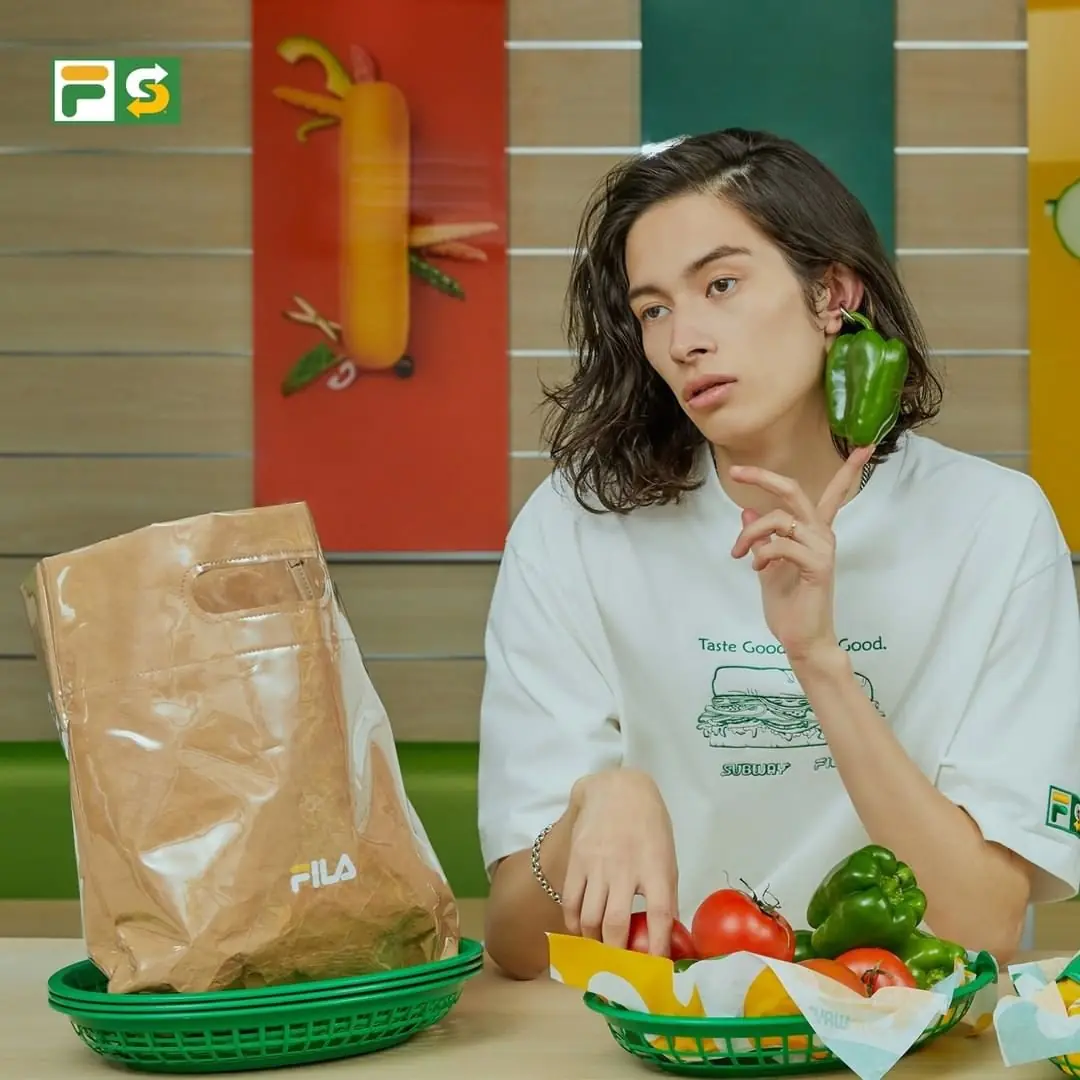 手拿包仿牛皮紙袋太欠買！FILA 攜手 SUBWAY 推多樣「潮流速食特餐」，今晚你想來份球鞋潛艇堡嗎？