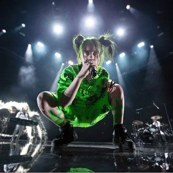 真是討人厭的新冠肺炎！Billie Eilish 宣布巡迴演唱會延期，親自承諾「所有票券都會兌現」！