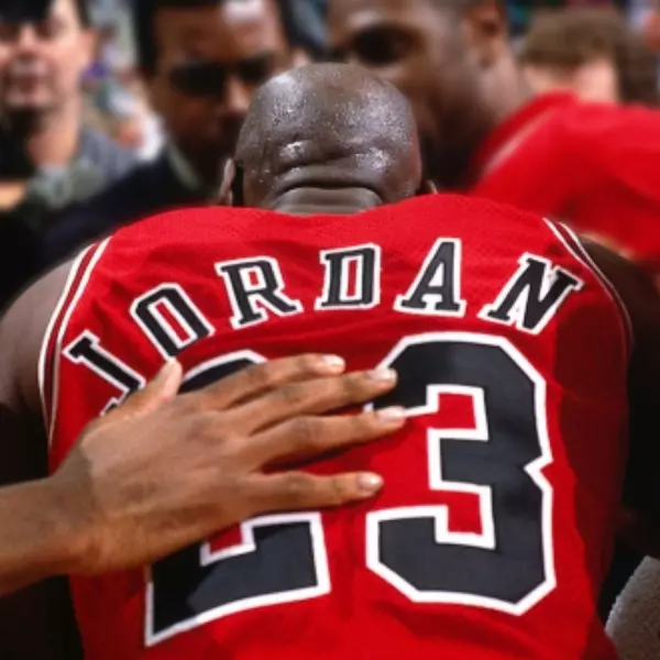 把一棟透天厝踩在腳下！Air Jordan 1「破千萬」台幣成交價出爐，鞋迷：果然這就是神在穿的球鞋！