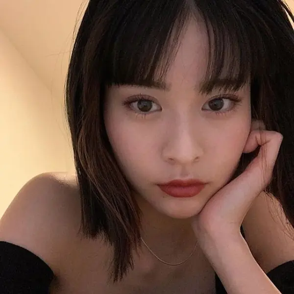 看著看著就被吸進去！酷甜系女模「橫田ひかる」網路爆紅，就靠「這一招」畫出空靈電眼！