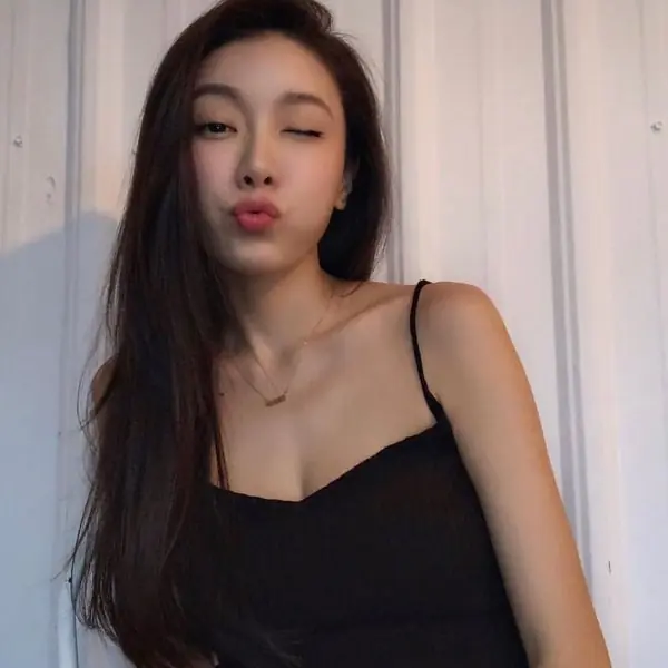 太完美了吧！《玩很大》女神邵岱兒曬自創泳衣品牌辣照引暴動，網友：快把持不住⋯