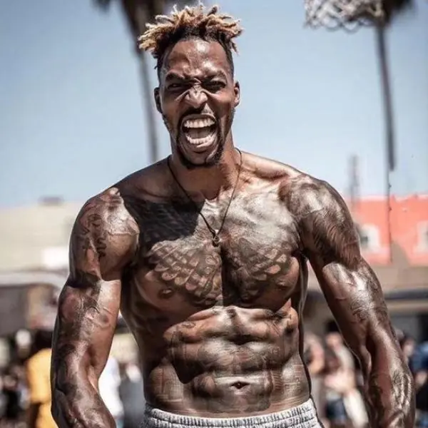 34 歲體態精實的關鍵！Dwight Howard 訓練菜單曝光：每天伏地挺身、仰臥起坐、深蹲各 100 下