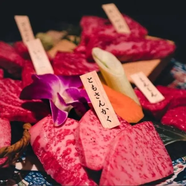 疫情後「報復性旅遊」！盤點東京 12 家必吃的米其林美食，燒肉、烤雞肉串到拉麵全都有！