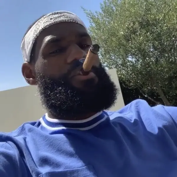 NBA 復賽確定有譜！詹皇好心情藏不住，訓練完邊抽雪茄邊哼歌 Chill 到不行！