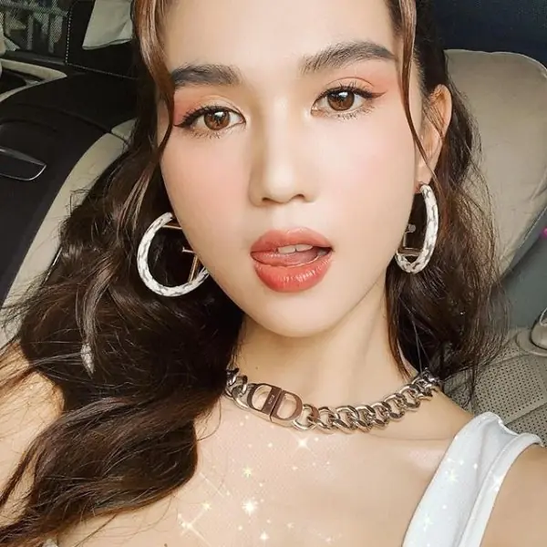 越南版昆凌！鄧玉貞「白嫩纖腰＋辣臀」美到女人都受不了～網友：來人先給我一副墨鏡！