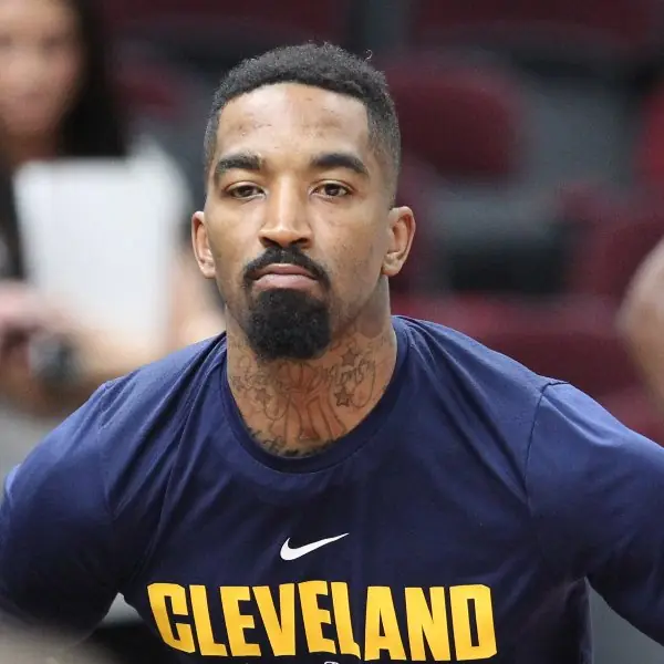 喬丹跟詹皇到底誰是 NBA 最強，JR Smith 的比喻讓球迷爆推中肯！