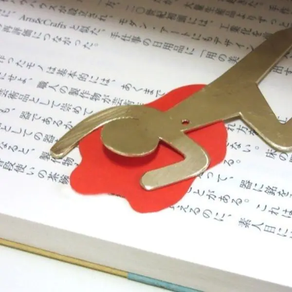 日本推出「推理懸疑小說」必備書籤，趣味呈現犯人謀害場面！