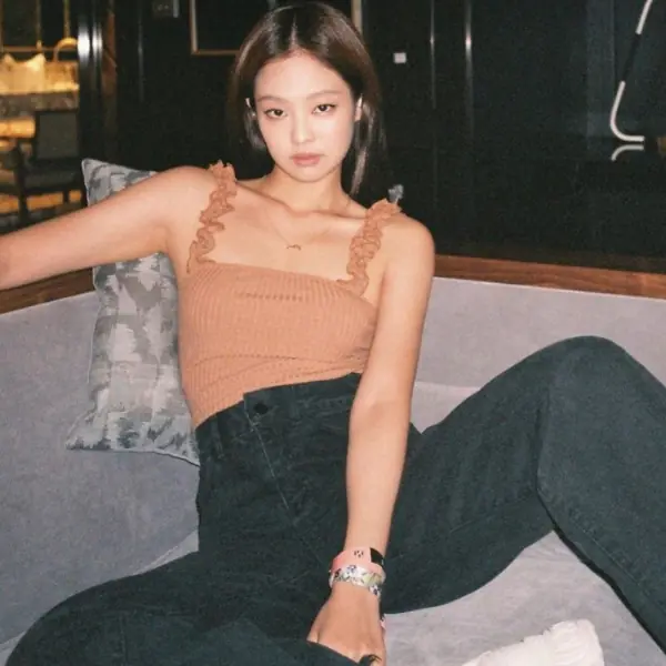 BLACKPINK 人氣王 Jennie 私服超有梗，難怪複製人滿天下！