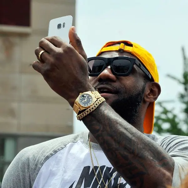 NBA 球星 LeBron James「高級名錶收藏」，結合球技、穿著品味為一身的完美存在！