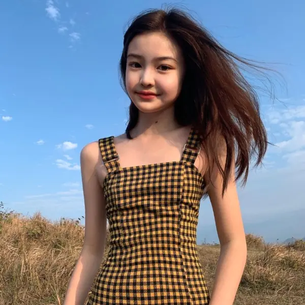 被稱之「小 Jennie」的網紅天伊根本珍妮複製人！