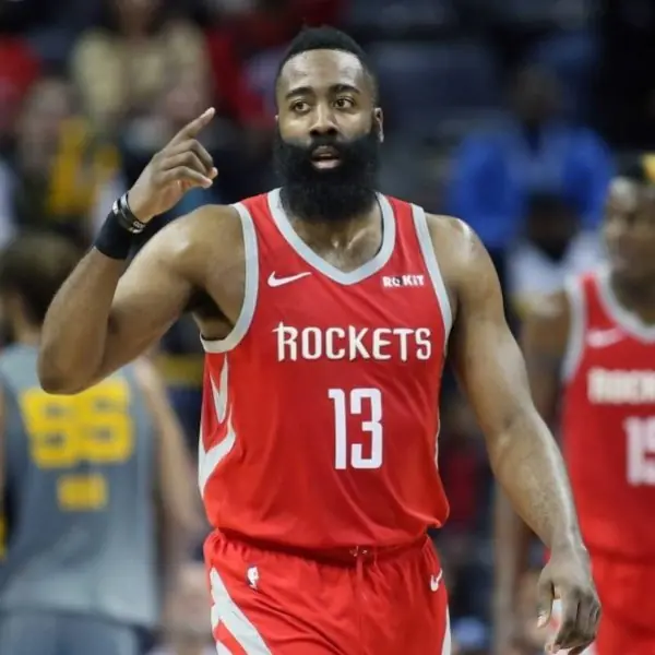 James Harden 一晚砸 3 千萬尋歡，脫衣舞店將其球衣「退役」高掛在空！