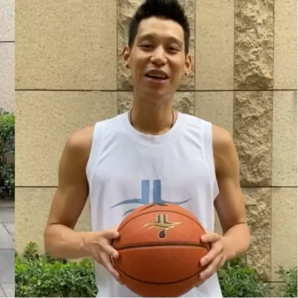 林書豪擔任「Save with Sports」慈善活動代言人， 10 招教你在家也能鍛鍊籃球技巧！