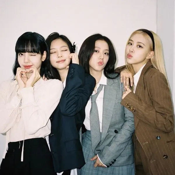 BLACKPINK 全新真人秀《24/365 with BLACKPINK》曝光，互動超有愛～