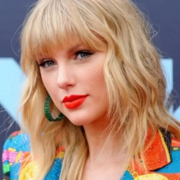 Taylor Swift 呼籲政府拆除「種族主義者銅像」，痛批「惡棍不值得榮耀」！