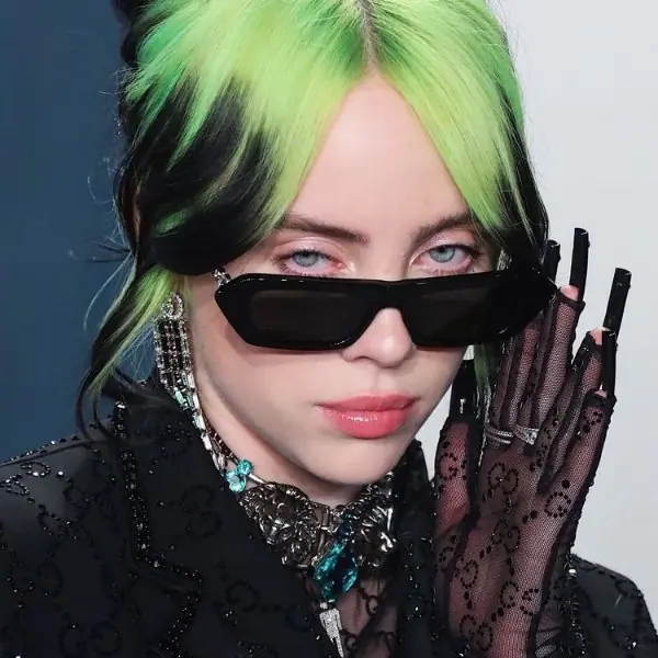 Billie Eilish 分享「香港人對抗催淚彈」引戰：被警告緊急刪文滅！