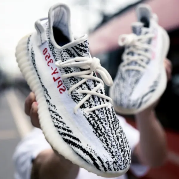 adidas Yeezy BOOST 350 V2 再次原價復刻！ 4 萬台幣炒價神鞋「斑馬」全台唯一通路在這！
