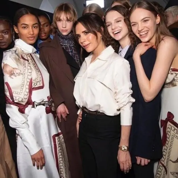 Victoria Beckham 或將失去個人品牌掌控權， 4 年瘋狂慘虧損！貝克漢金援也沒用！