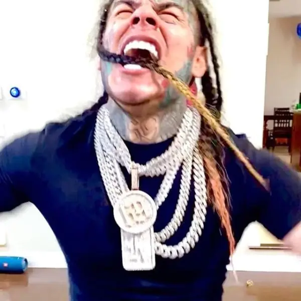 6ix9ine 新歌〈TROLLZ〉以「輾壓式」拿下告示牌冠軍單曲！