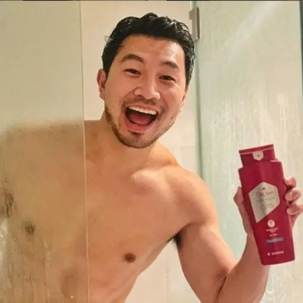 《尚氣》劉思慕曬裸身入浴照，狂秀肌肉線條！