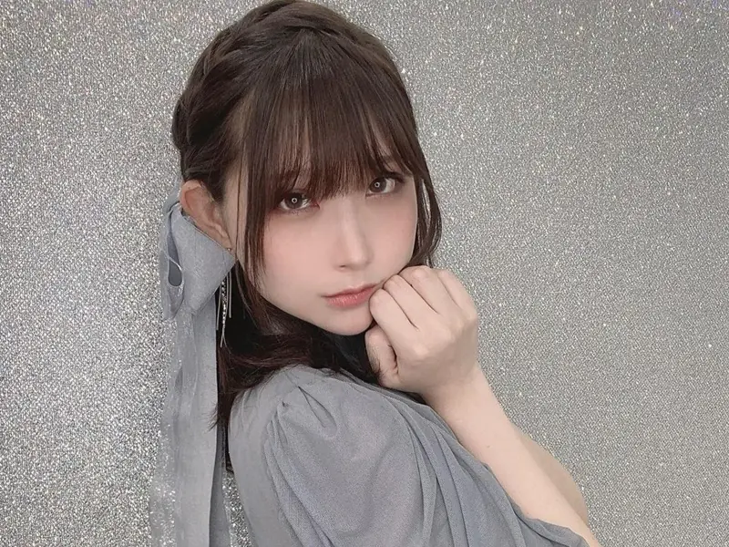 【野生抓正妹】2.5 次元偶像 あまつ様 寫真秀「絕對領域」辣照！絲襪即真理！