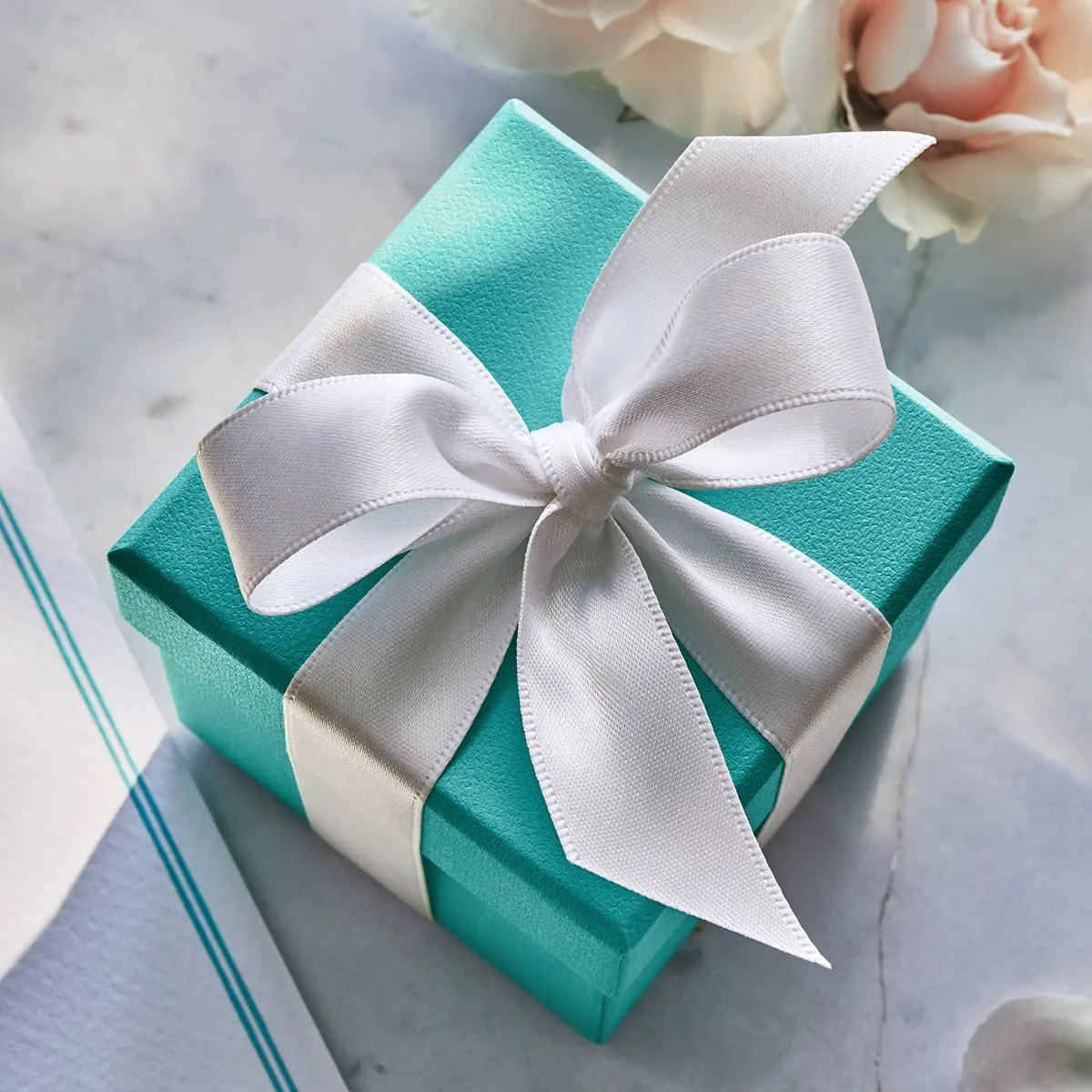 Georg Jensen、Van Cleef & Arpels...這 6 大品牌的「珠寶送禮指南」懶人包整理給你！