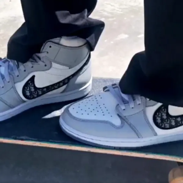 Dior x Air Jordan 1「30 萬台幣鞋王」被拿來玩板、噴番茄醬，鞋迷哭喊：「不要再凌虐我了！」