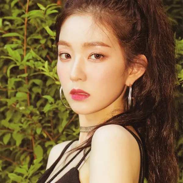 Red Velvet 隊長 Irene 身材嬌小沒在怕，顧好「這細節」氣勢照樣爆破全場～