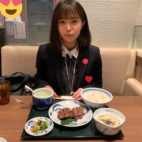 日本高中萌妹脫下制服後露出「超飽滿上圍」，網友驚：太會藏⋯