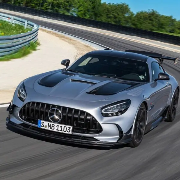 最強賓士 Mercedes-AMG GT Black Series 霸氣降世，730 匹狂暴馬力真夠「暗黑」
