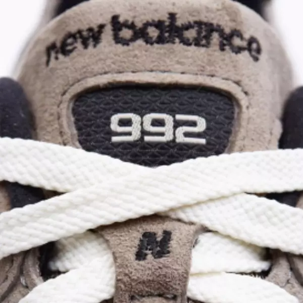New Balance「聯名狠貨」、「英國製」高端出品，不用破萬卻每雙爆款！