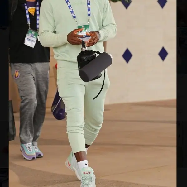 詹皇搶先上腳「LeBron 18」，宣告最強「狂獸派」戰靴來了~