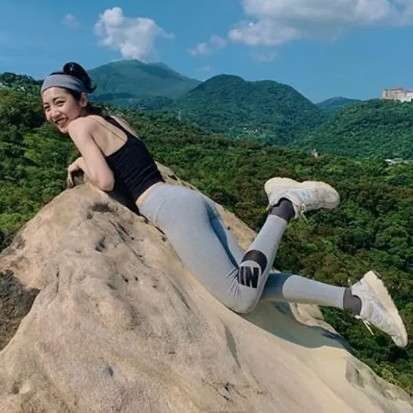 瘦子E.so新 MV 女主「林映彤」真實身分遭起底～翹屁鍛鍊技巧跟著曝光！