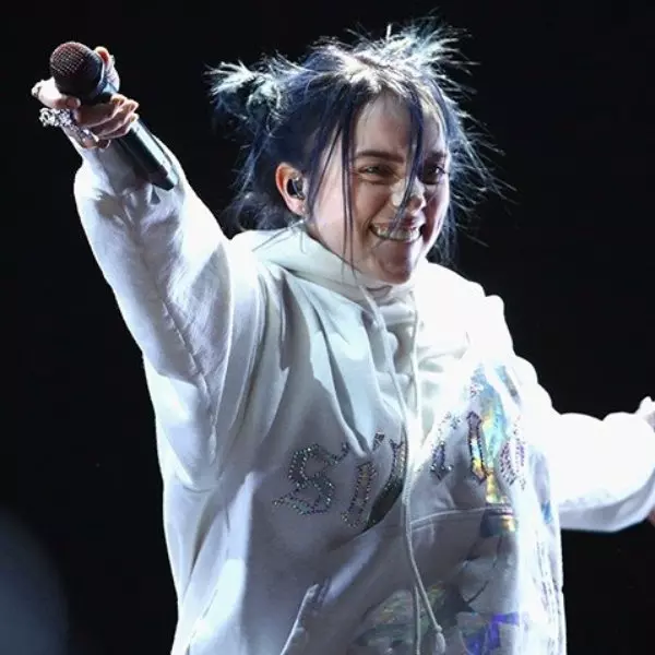 布蘭妮大跳〈bury a friend〉，Billie Eilish 受寵若驚 !