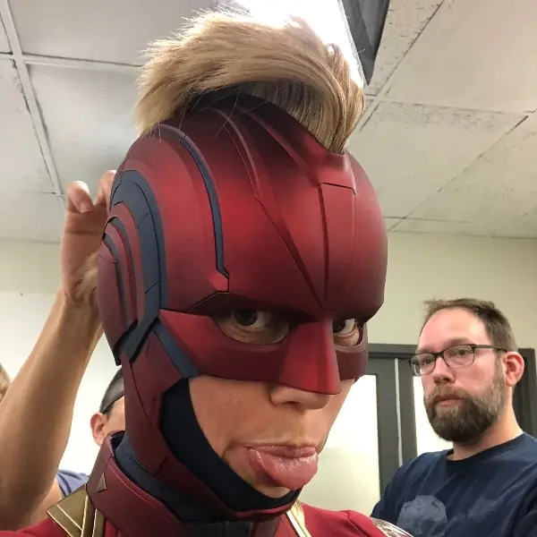 布麗拉森慶祝擔任 MCU 驚奇隊長 4 周年，獨家曝光「酷炫短髮」幕後照！