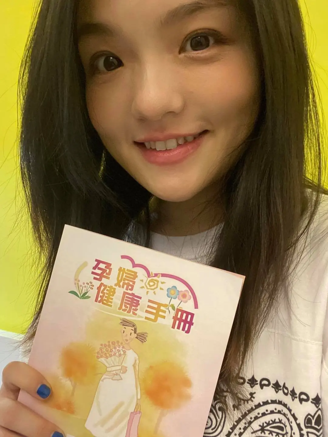 徐佳瑩曬甜照宣布懷孕：「現在我有兩顆心臟了！」