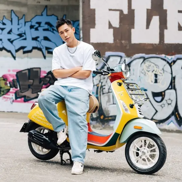 Vespa X Sean Wotherspoon 把當年炒價最兇猛聯名鞋款，改造成你的坐騎！