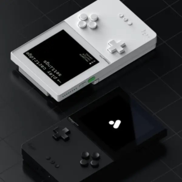 重啟經典「Game Boy」掌上機，黑白魂誘人配色我還不玩爆！