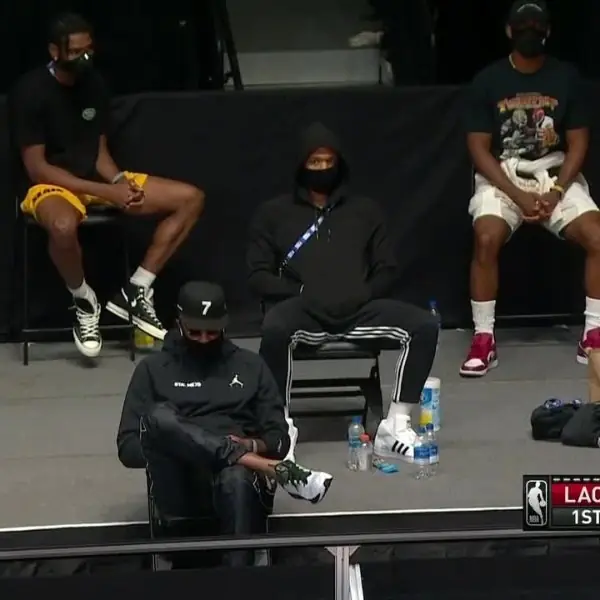 甜瓜、Lillard 等一眾大咖球星在場邊觀賞洛城大戰，超罕見奇景！