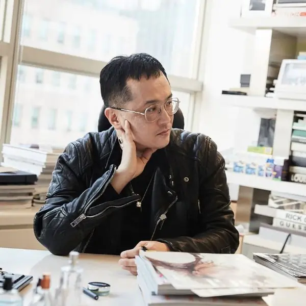 《Vogue》主編申光浩的傳奇故事！不斷寄信糾正錯誤而獲聘！