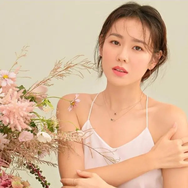 玄彬緋聞女友「宋慧喬」、螢幕女友「孫藝真」嫩臉大 PK！