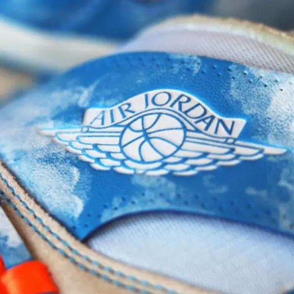 Off-White x Air Jordan 1「絕美天空藍」驚艷亮相，網友：「這雙根本藝術品！」