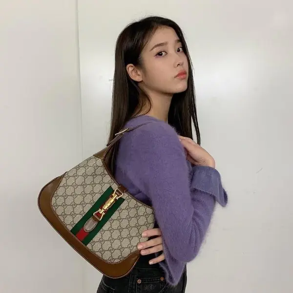 矮個兒揹這款最 NG？小隻女 3 大顯高「挑包守則」大公開，身材嬌小再也不怕矮人一截！